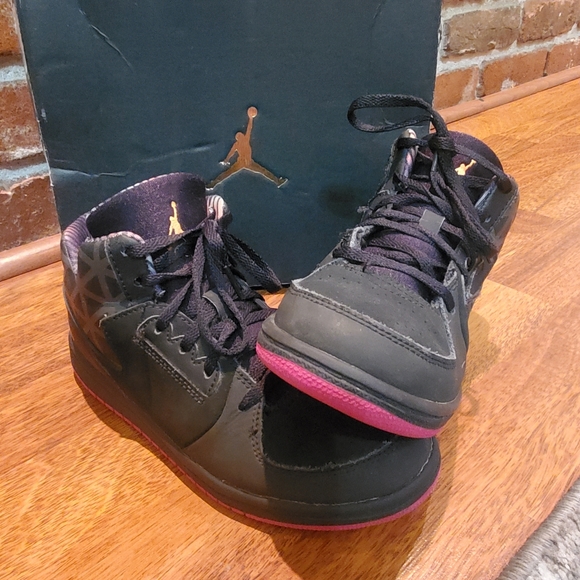 Air Jordan 1 Flight Gym Shoes - Picture 1 of 5